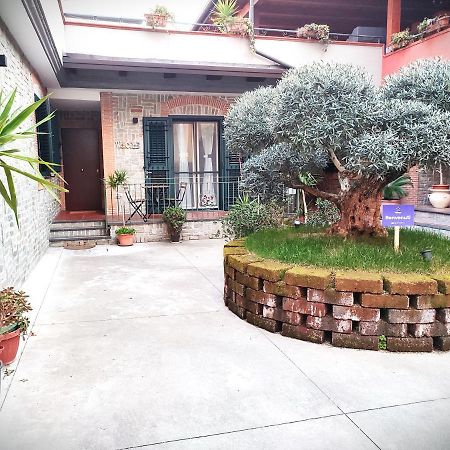 Midway House Italy Apartment 산테지디오델몬테알비노 외부 사진