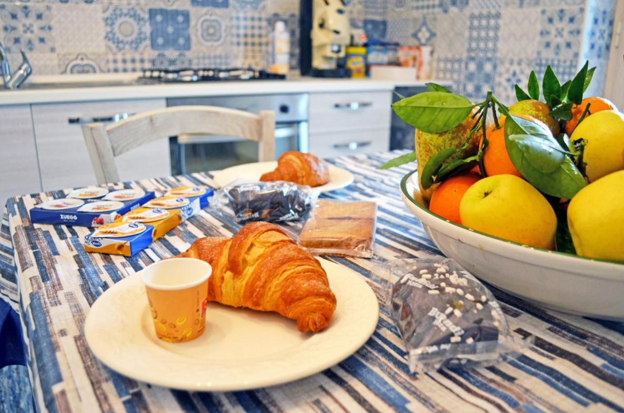 Midway House Italy Apartment 산테지디오델몬테알비노 외부 사진