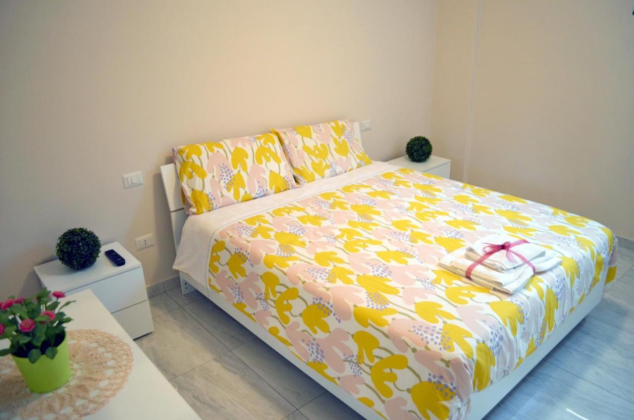 Midway House Italy Apartment 산테지디오델몬테알비노 외부 사진